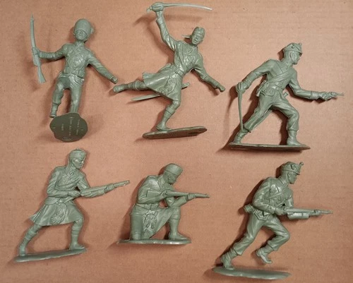 VINTAGE 1964 LOUIS MARX UK Exclusive WW II Scottish Soldiers 6” PLASTIC FIGURES