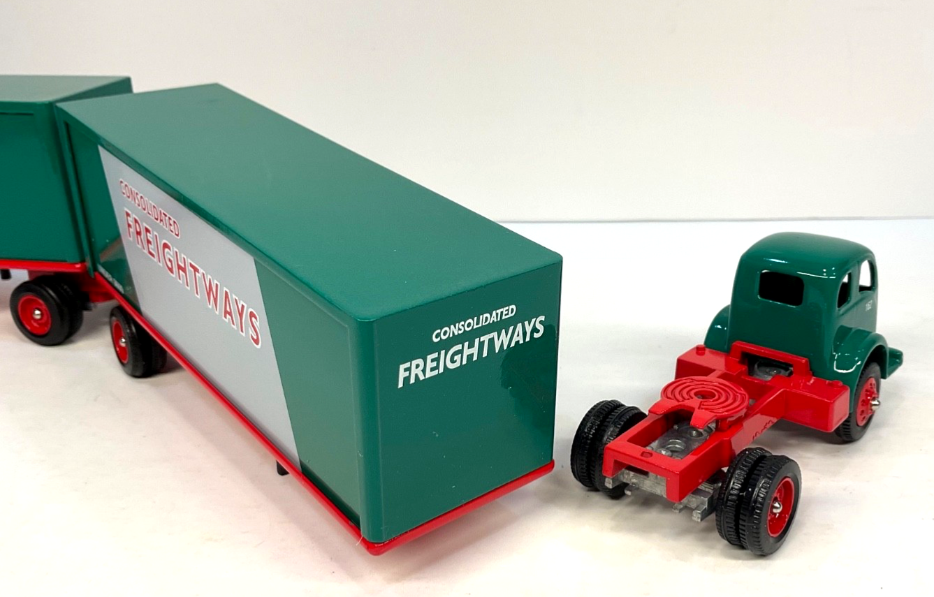 Consolidated Freightways CF Nostalgia Doubles 2000 Winross 1/64th Scale ...