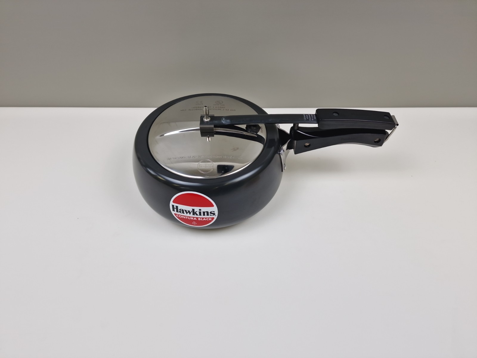 Hawkins Contura Black 3.5 Litre Pressure Cooker, Hard Anodised Cooker, Handi Coo