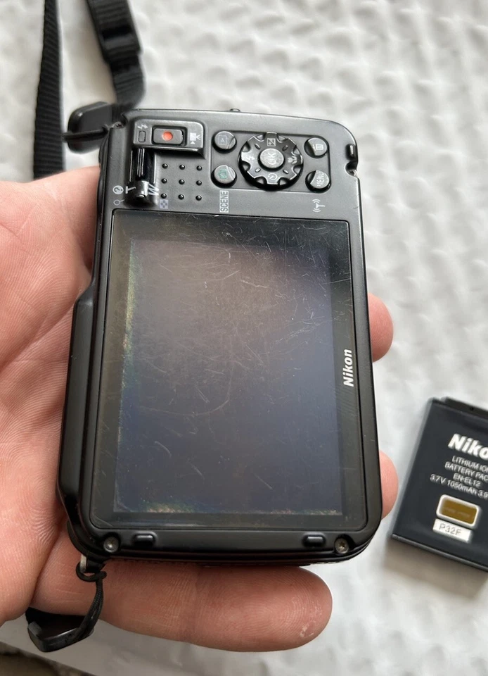 NIKON COOLPIX AW120 CAMO 16MP Waterproof/Shockproof DIGITAL CAMERA Repair/Parts - Image 4 of 4