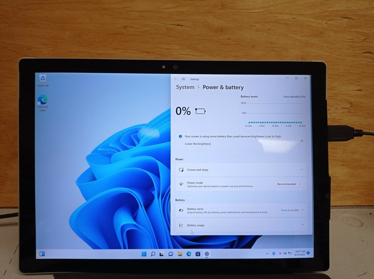 Microsoft Surface Pro 4 1724 Core i5-6300U 2.4GHz 4GB 128GB SSD