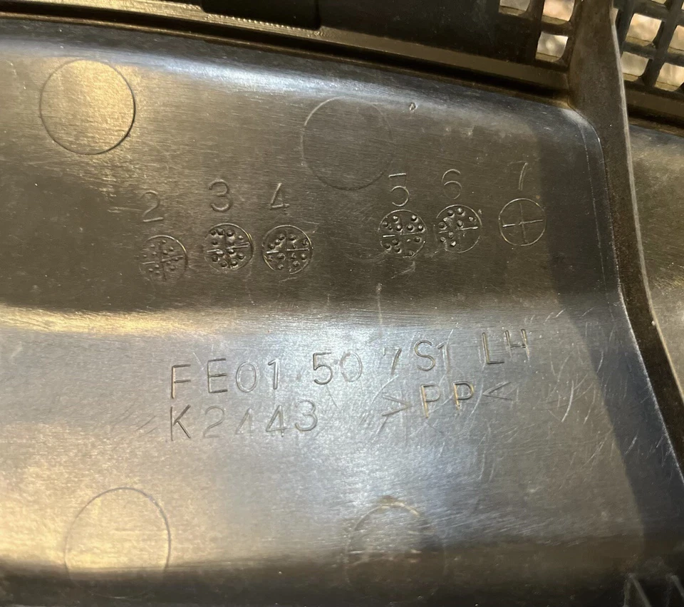 Panel de ventilación del capó DP lateral parabrisas delantero moldura parrilla Mazda RX8 (2004/2011) Foto 3 de 3