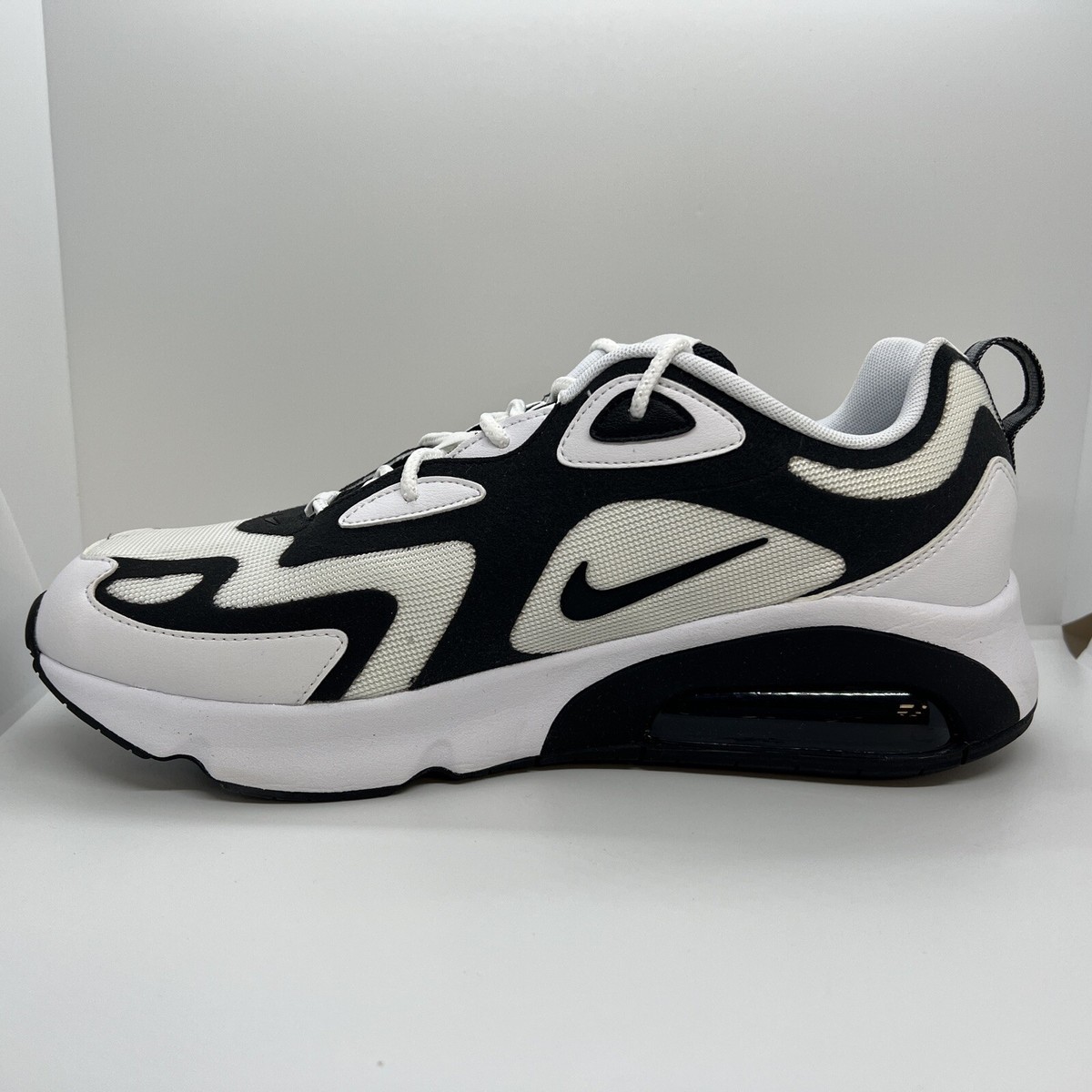 NEW Nike Men's Air Max 200 Running Shoes White Black AQ2568-104