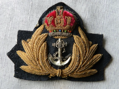 WW1 KINGS CROWN ROYAL NAVY PETTY OFFICER'S CAP BADGE.