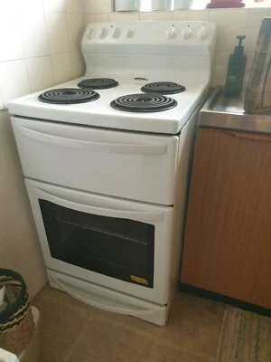 Westinghouse 54cm Electric Oven Stove Wle52wb