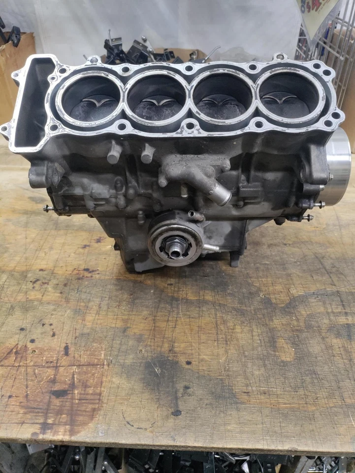 Bloque corto motor Honda 919 usado - desde 2002 CB900F/919 11000-MCZ-000 Foto 3 de 4