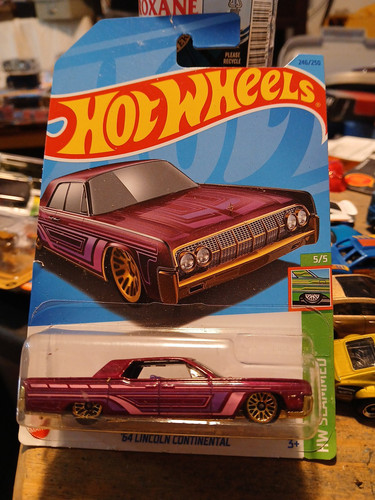 Hot Wheels '63 Lincoln Continental HW Slammed