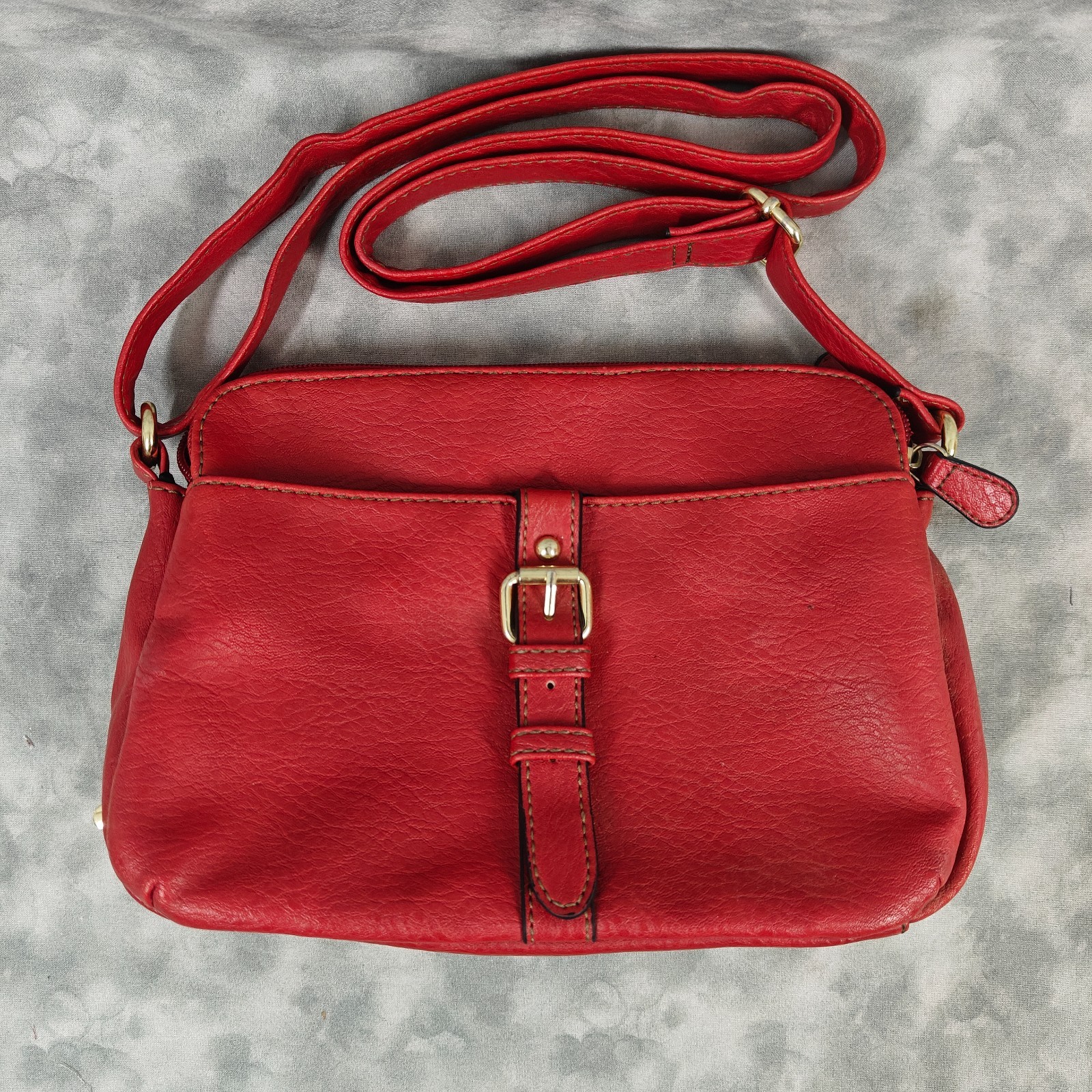 Jaclyn Smith Red Crossbody Bag Faux Leather Gold Hardware Zip Small Purse Adjust