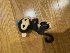 Fingerlings Monkey Friendship  Your Fingertips  Baby Monkey Black 40  sounds