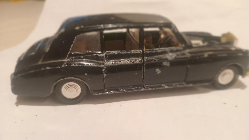 modellismo auto 1.43 Rolls Royce Phanton con autista e Re e Regina - Immagine 2 di 4