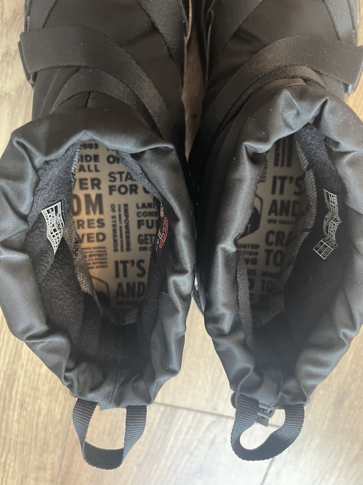 Stivali invernali nuovi senza etichette Keen da donna taglia 7 5 US Hoodzerra neri impermeabili isolati