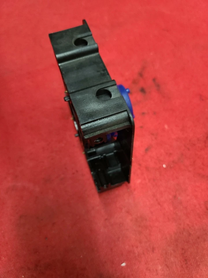 1996 Nissan Maxima SE Combo Wiper Switch Steering Column Center Bracket - Image 4 of 4