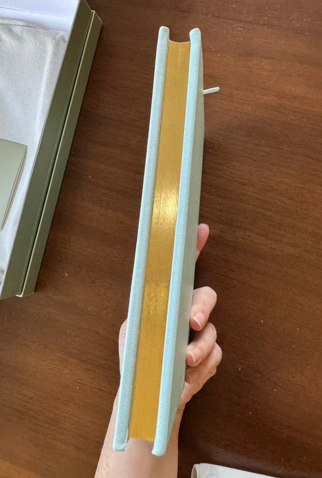 Levenger Blue Leather Unlined Notebook Journal Sketchbook w/Dust Bag & Box New - Image 4 of 4