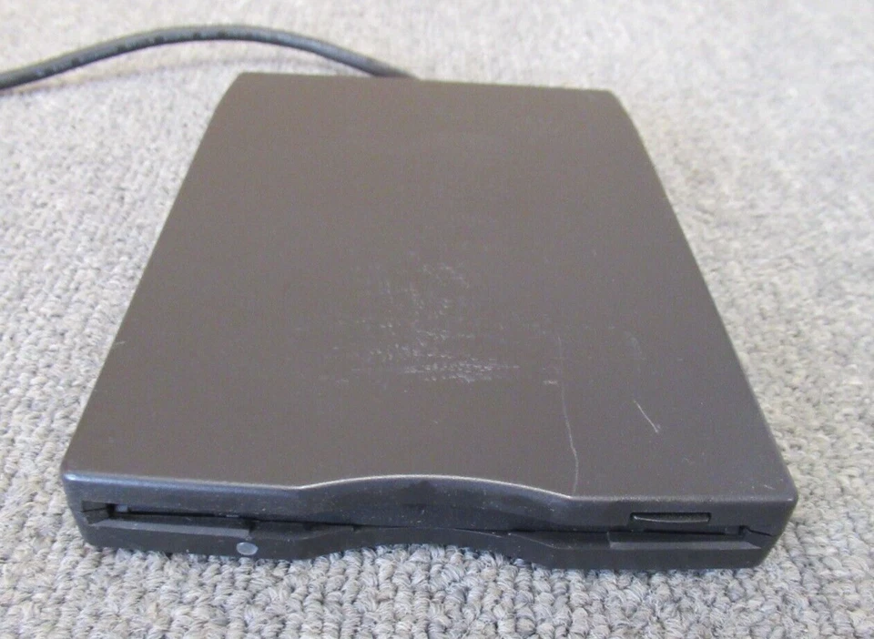 Compaq 19308801-28 254304-001 USB 3.5" External Slim Portable Flopply Drive - Image 2 of 4