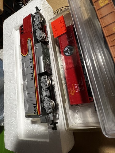 MODEL POWER 7544 SANTA FE 5941 LOCOMOTIVE F40 PH Nscale Train Set Tested Runs - Picture 9 of 9