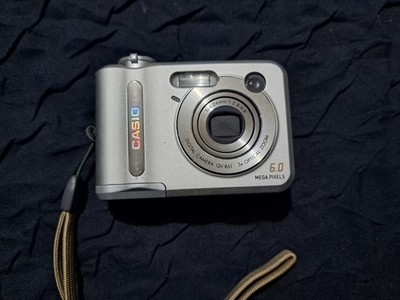 Casio QV R61 6.0MP Digital Camera - Silver for sale online Casio QV R61 6.0MP Digital Camera - Silver for sale online