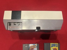 Nintendo NES-001 1985 Video Game Console Original, Tested With Controllers