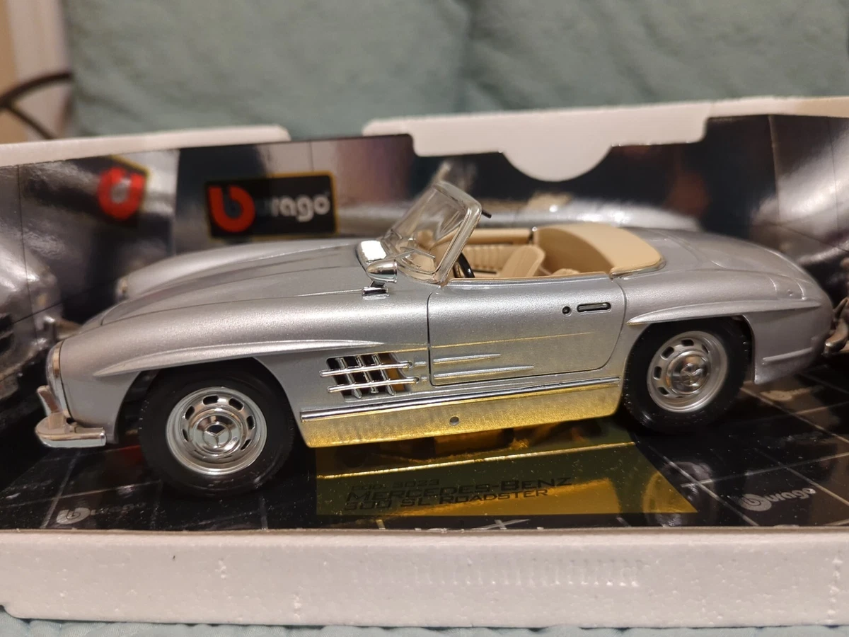 Burago 1:18 scale 1957 Mercedes-Benz 300SL Roadster DieCast Car #3023 NEW