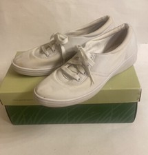 GRASSHOPPERS by KEDS White Cotton Twill Lace Up Sneakers Size 8 EUC lcsr