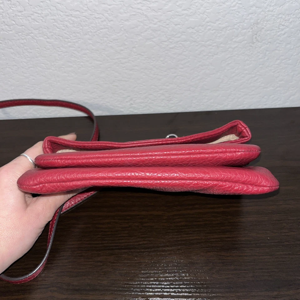 Bandolera convertible Nine West para mujer muñeca o bolso sin asas cartera de cuero sintético rojo Foto 4 de 4