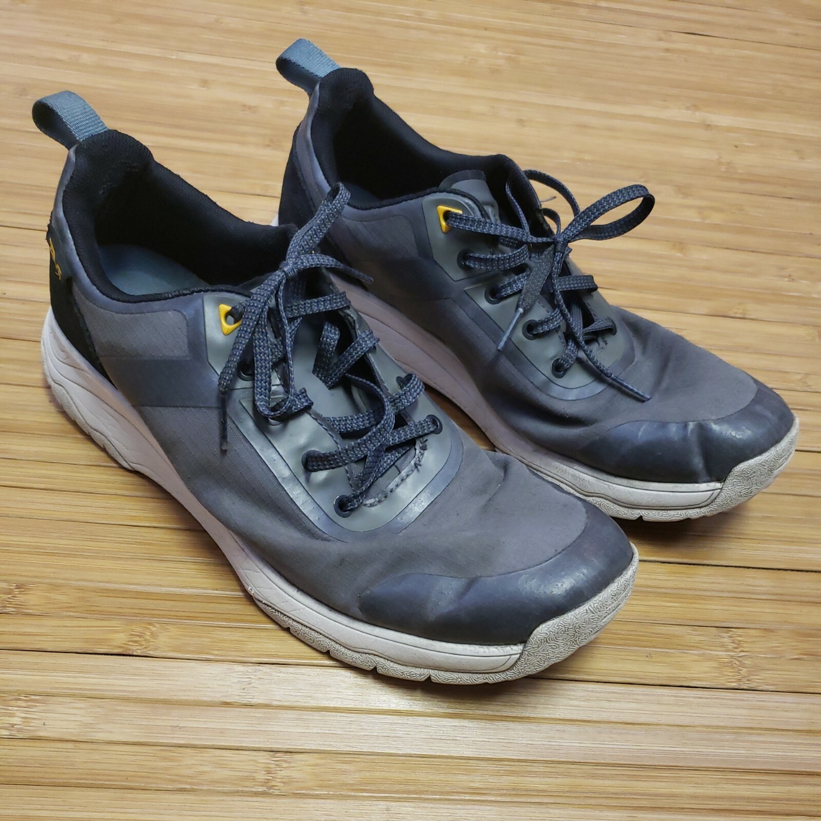 teva gateway low hiking shoes for men