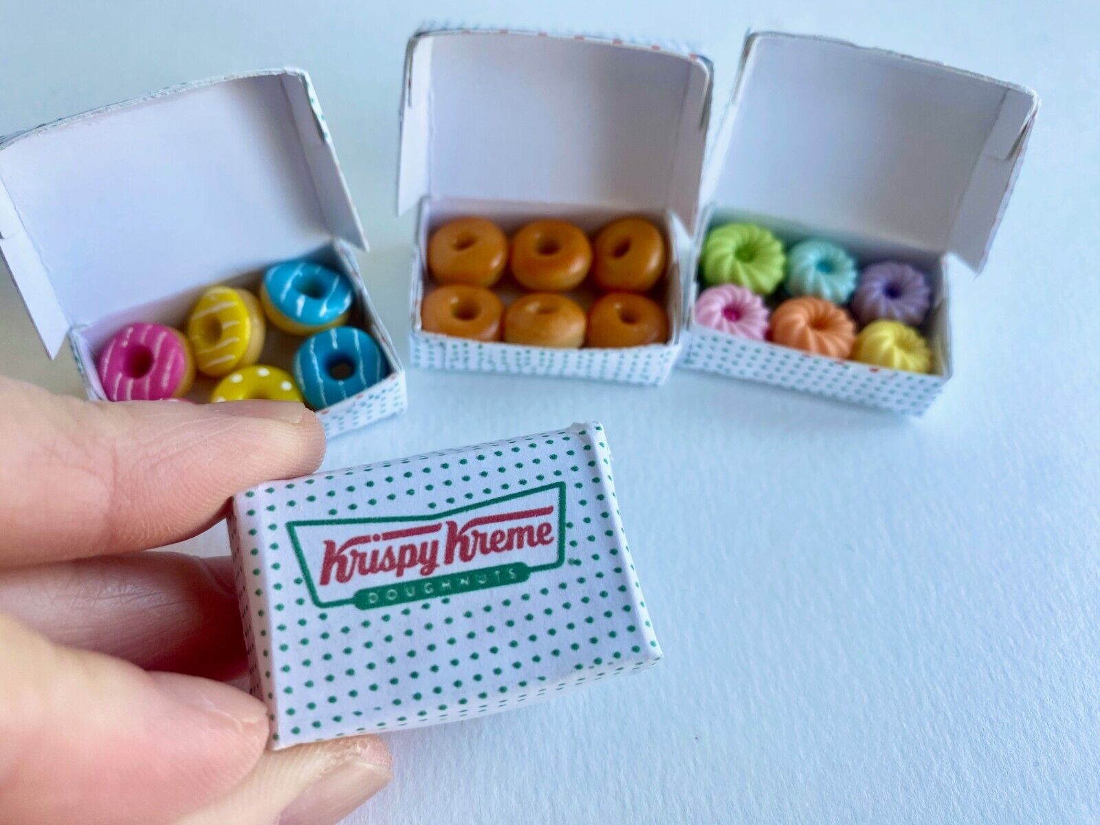 1:12 miniature dollhouse handmade Krispy kreme Donuts cupcake sweet dessert box