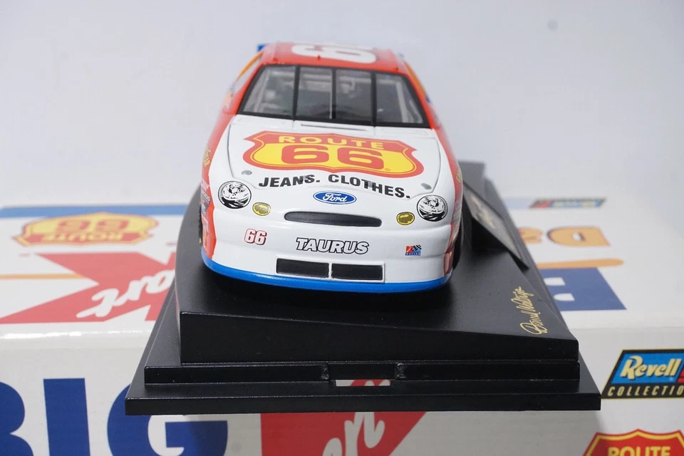 Ford Taurus #66 Darrell Waltrip Route 66 / K-Mart Revell 1:24 Diecast (1999) Foto 3 de 4