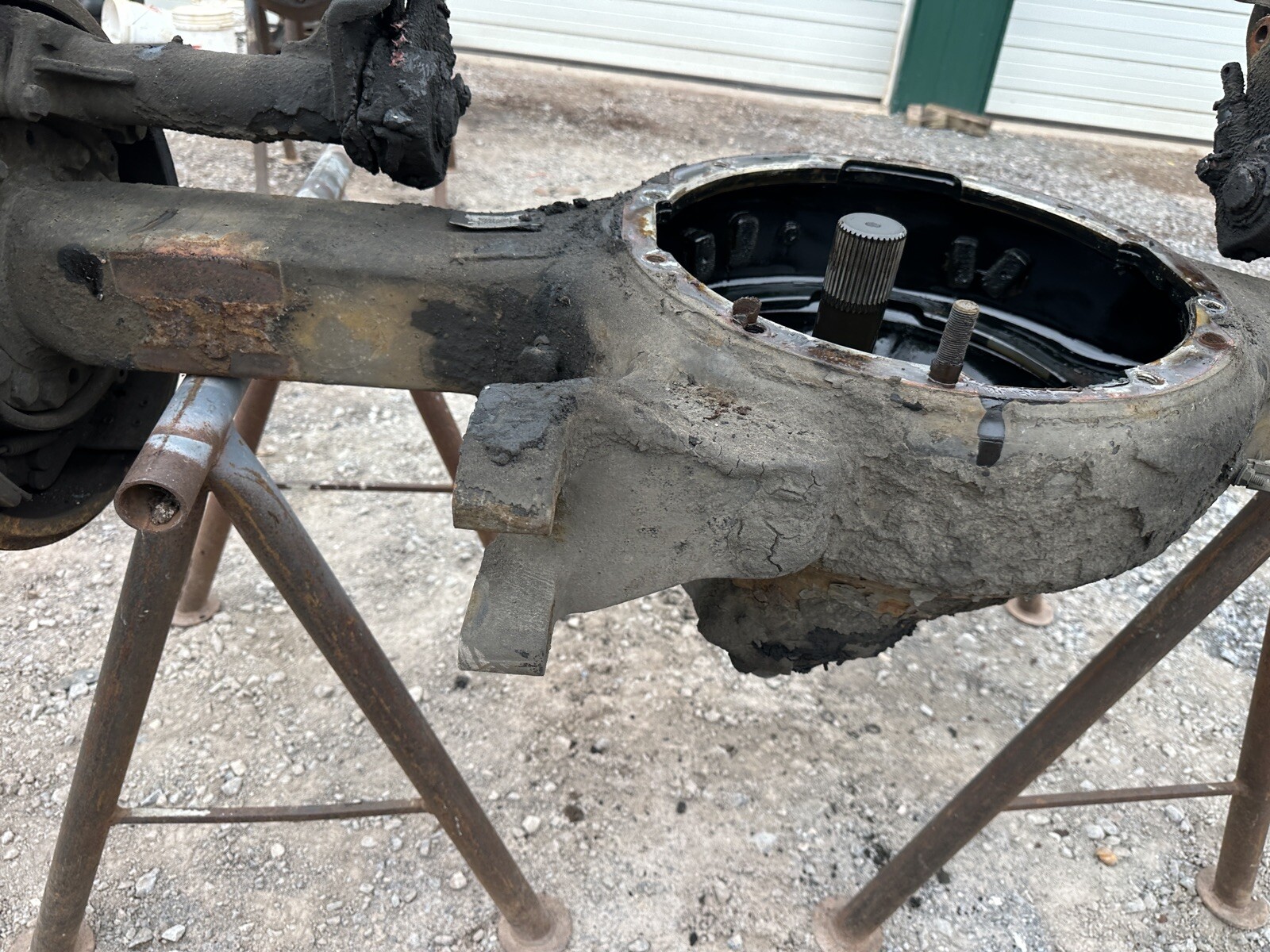 RP23160 MERITOR-ROCKWELL RD23160 0 AXLE HOUSING REAR (REAR) W/ HUBS | eBay