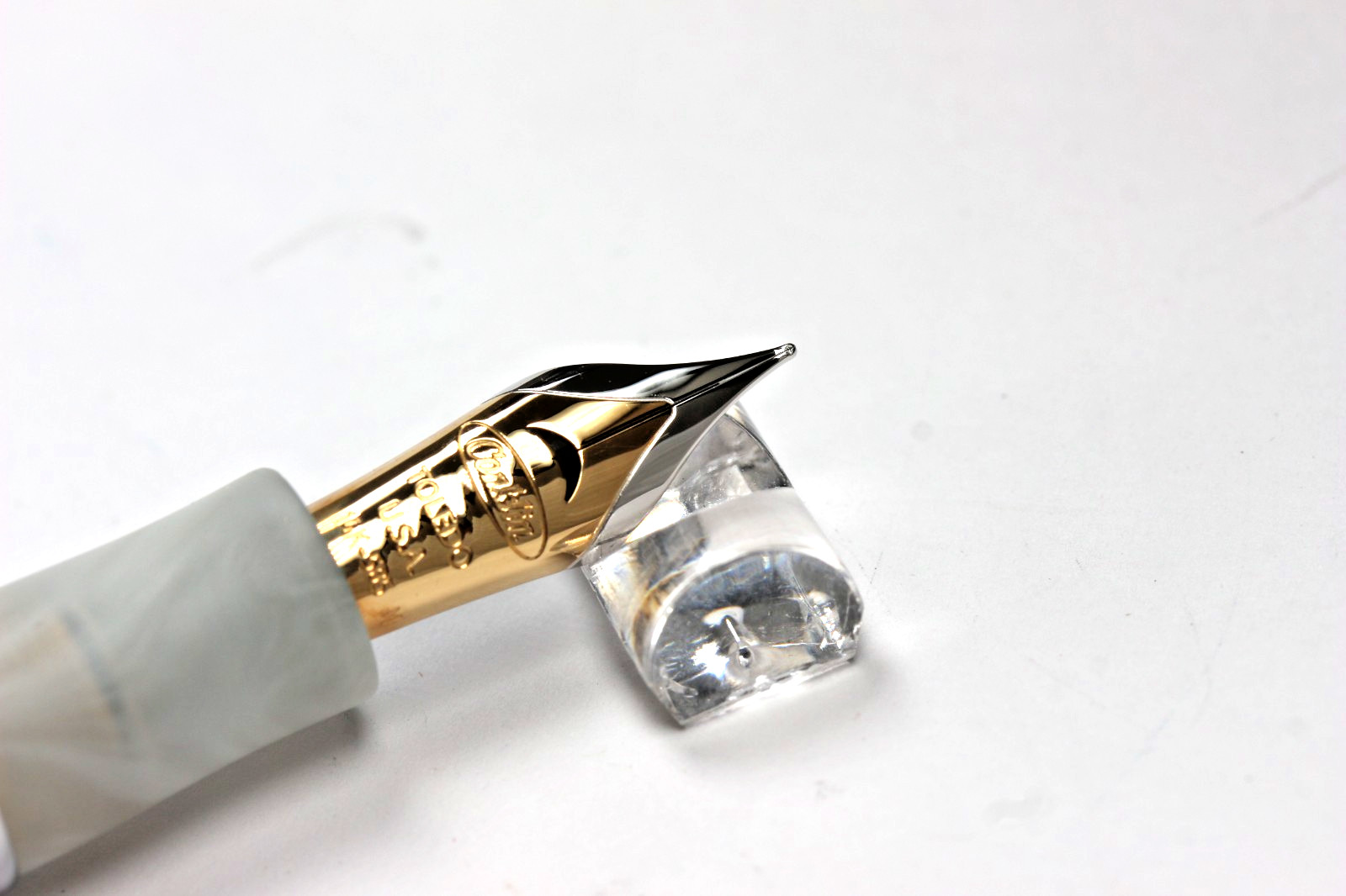 Conklin 1898 Limited Edition Spectra Fusion Fountain Pen in White 14K Medium Nib