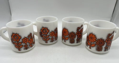Vintage HAZEL ATLAS RED/BLACK DAISY Flowers Retro Milk Glass Coffee Cup/Mug