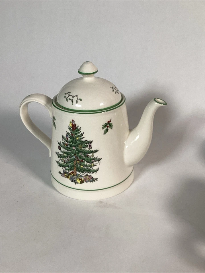 Vintage 1938 Spode Christmas Tree Ascot Teapot and Lid 5 Cup 7 3/4"H - Image 4 of 4