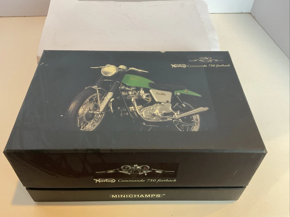 MINICHAMPS 1968 NORTON COMMANDO 750 FASTBACK GREEN SCALE 1:12 122132000 - Image 4 of 4
