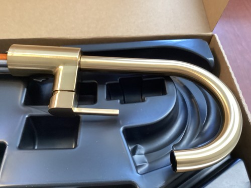 NUEVO Grifo de barra extraíble Moen 5965BG Align 1,5 GPM 1 orificio dorado cepillado B42 - Imagen 2 de 6