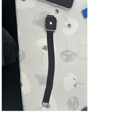 Apple Watch Series 7 45 mm Silber Aluminium Smartwatch mit schwarzem Armband