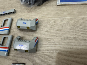 LEGO Trains: Metroliner (4558)  With Box and Instructions