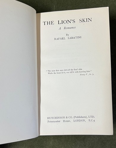 2 by Rafael Sabatini - The Lions Skin '28 & The Hounds of God '31 - 1st Uniform - Picture 5 of 14