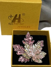 SENFAI TRI COLOR ENAMEL DESIGNER COSTUME JEWELRY PIN BROOCH DIMENSIONAL LEAF