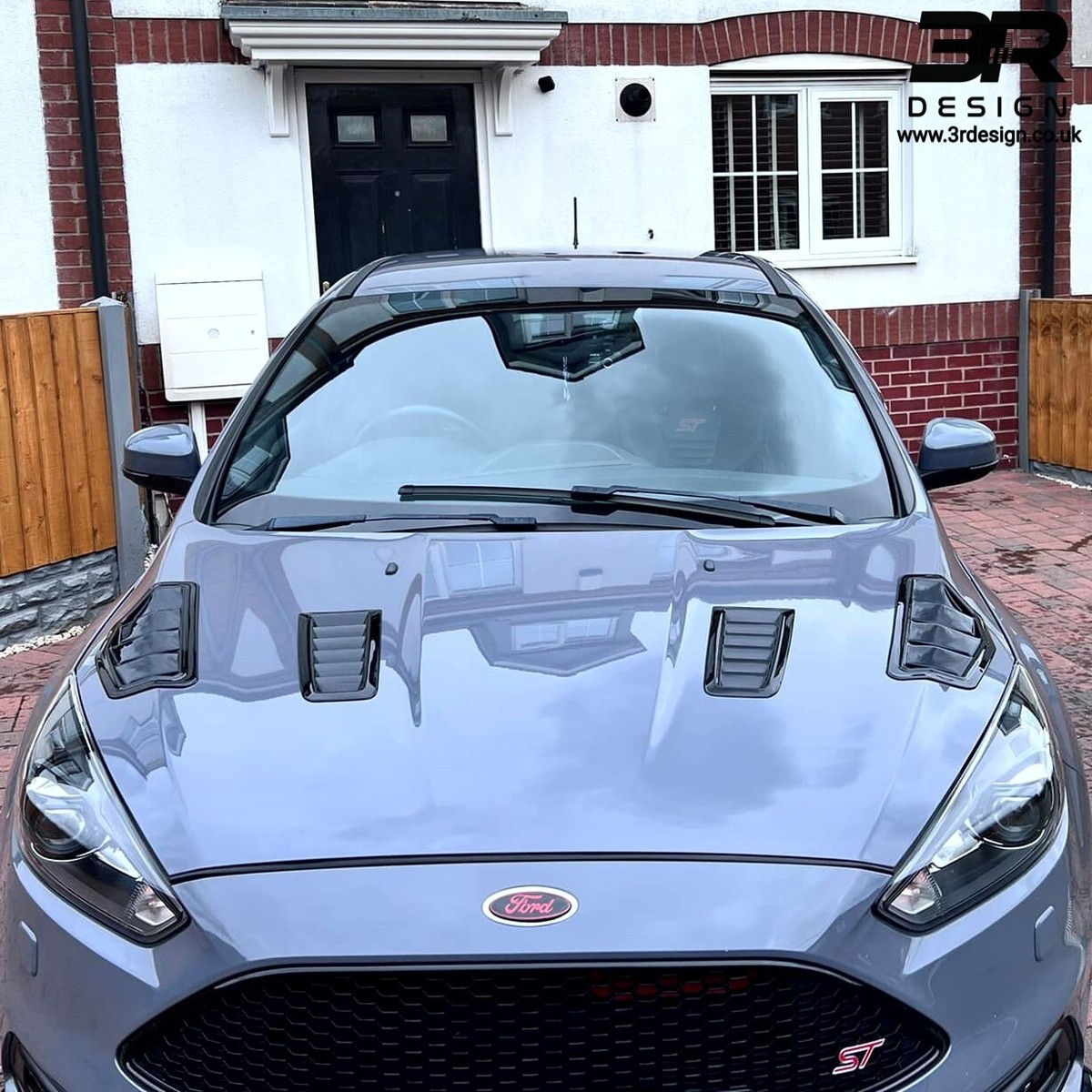 3R WRC STYLE BONNET VENT - FITS FORD FOCUS MK3 PRE-FACELIFT