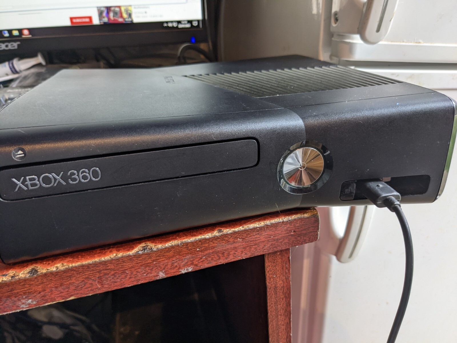 xbox 360 Slim with mod menus, emulators, 4gb of ROMS and 250 gb hd