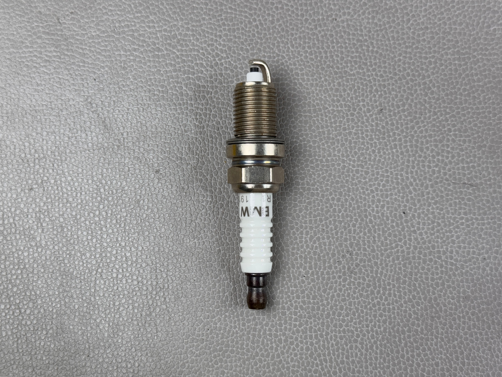 NEW! 2010-2018 BENTLEY CONTINENTAL W12 SPARK PLUG SET OF 12 OEM PB31103PA