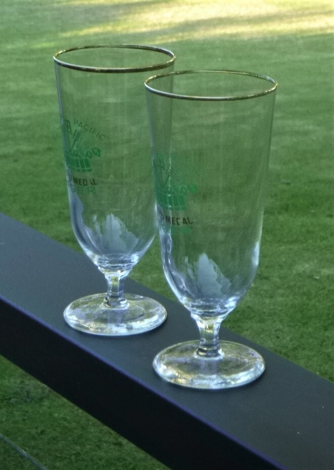 Lovely PNG South Pacific Gold Medal Lager 285ml Stemmed Beer Glasses x
