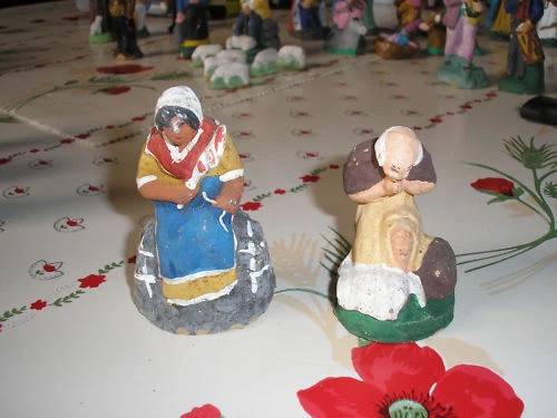 Fèves de santons et crèches de collection