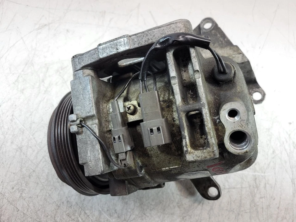 1998 1999 2000 SUBARU FORESTER AC КОМПРЕССОР OEM 73111FA133 - Изображение 2 из 4