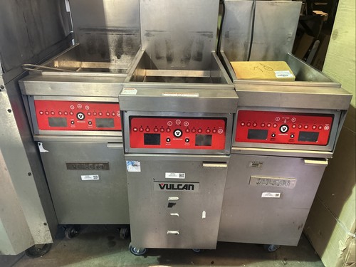 Vulcan Model 1 TR45C Natural Gas 2 Basket 50 Lbs Digital Deep Fryers- 120v Works