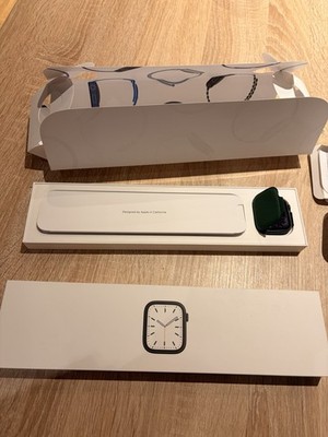 Apple Watch Series 7 41mm GPS Aluminium Grün mit Ersatzarmbändern 