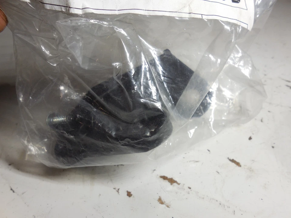 Retenedor Delantero, Protector Faro 81193-60150 Derecho 13-23 Toyota Lexus GX460 Foto 2 de 4