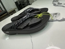 New Oofos Oolala Limited Women’s Gray Zebra Size 7