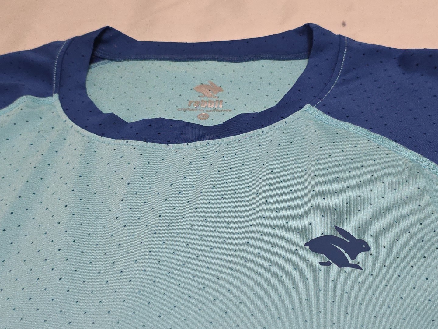 Rabbit Running Performance Mesh Raglan Lightweigh… - image 8