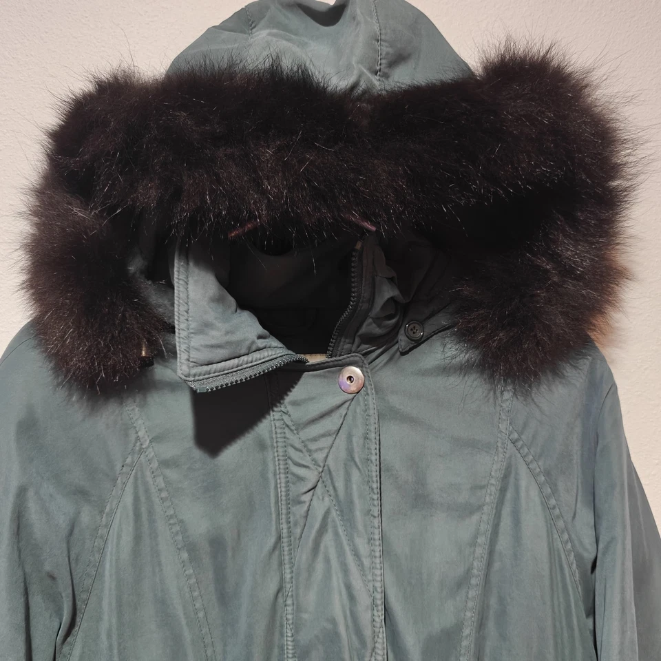 Abrigo Chaqueta con Capucha Forrado de Piel Niebla London Mediano Verde Esmeralda Largo De Colección Foto 4 de 4