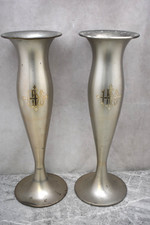 Par de jarrones con flores estilo trompeta antigua, 20 1/8" ht. (CU139) chalice co